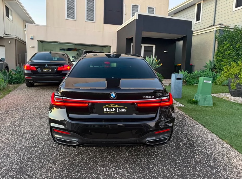 Black Luxe Chauffeurs logo